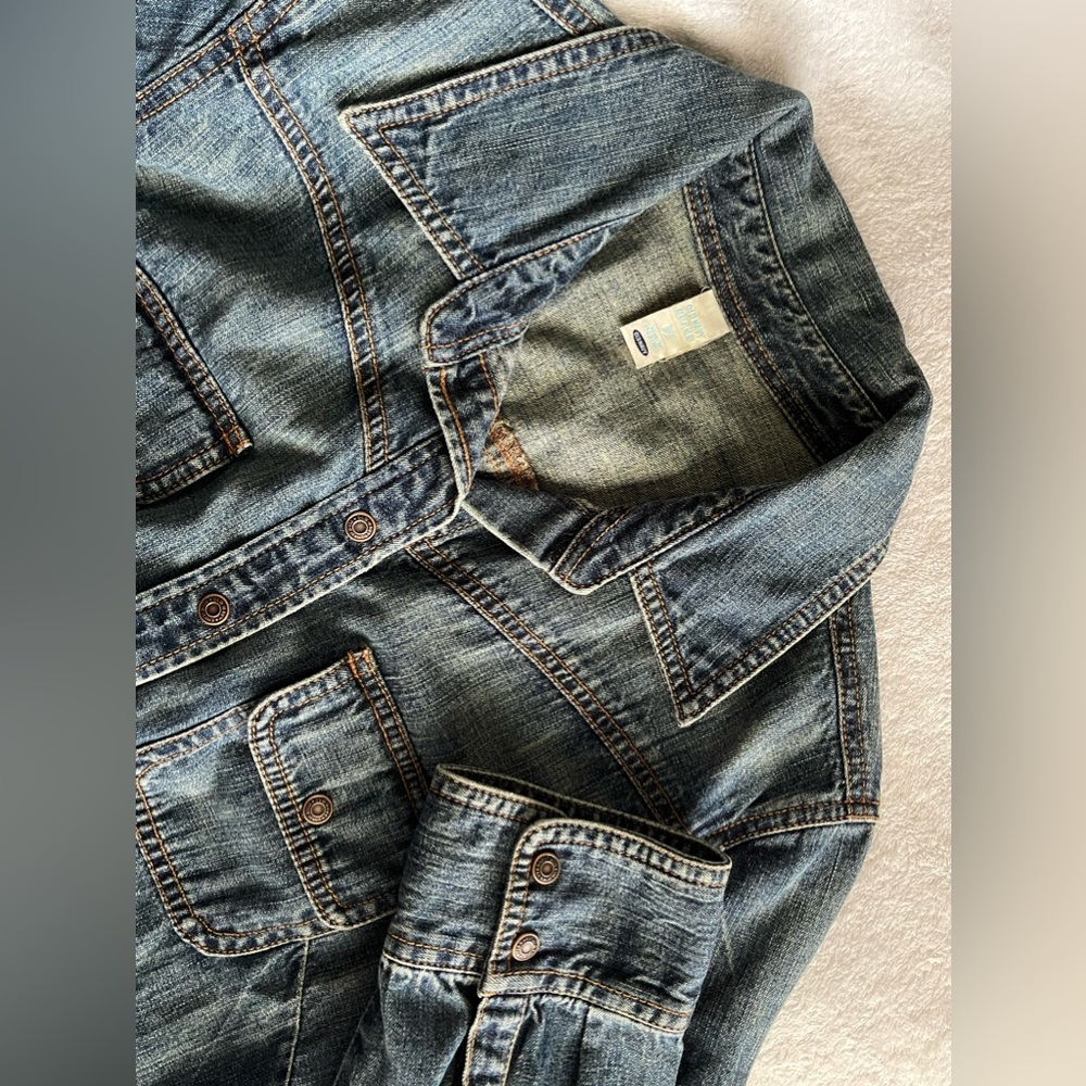 🤎Old Navy Button Down Jean Shirt (M)